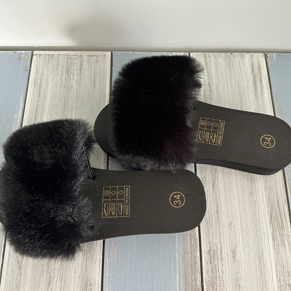 NEW! Shein Adorable Black Faux Fur Slides / Slippers Sz 34 Fits 2.5 Girls  /Kids - Picture 3 of 5
